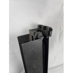 Glissiére gauche pour volet roulant V21 en hauteur M04