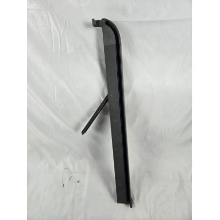 Glissiére droite pour volet roulant V21 en hauteur M04