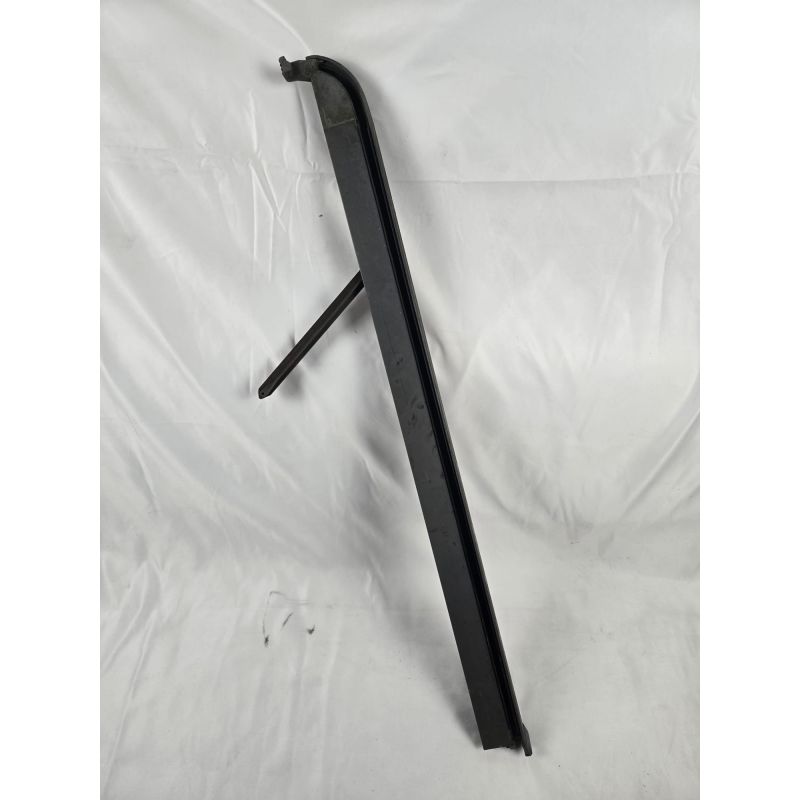 Glissiére droite pour volet roulant V21 en hauteur S06