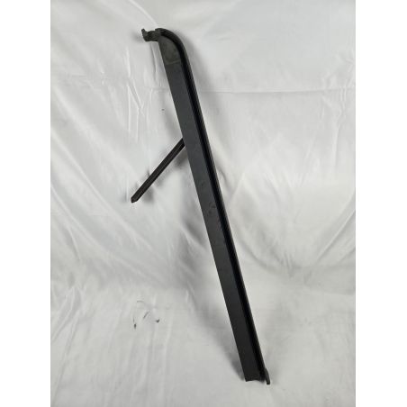 Glissiére droite pour volet roulant V21 en hauteur S06