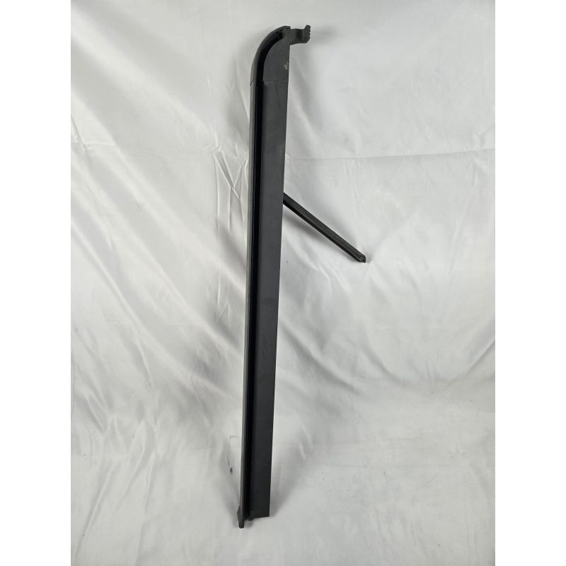 Glissiére gauche pour volet roulant V21 en hauteur S06